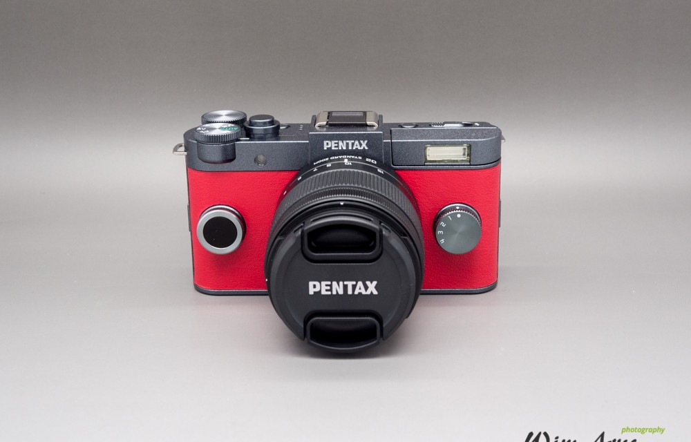 Pentax-QS1-front-with-lens
